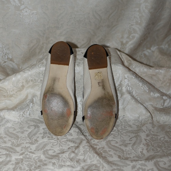 Anne Klein Flats Size 7 - Picture 3 of 9